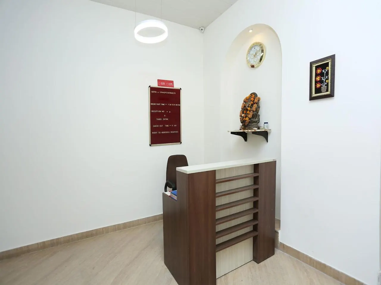 Oyo 738 Hotel Green Castle Delhi