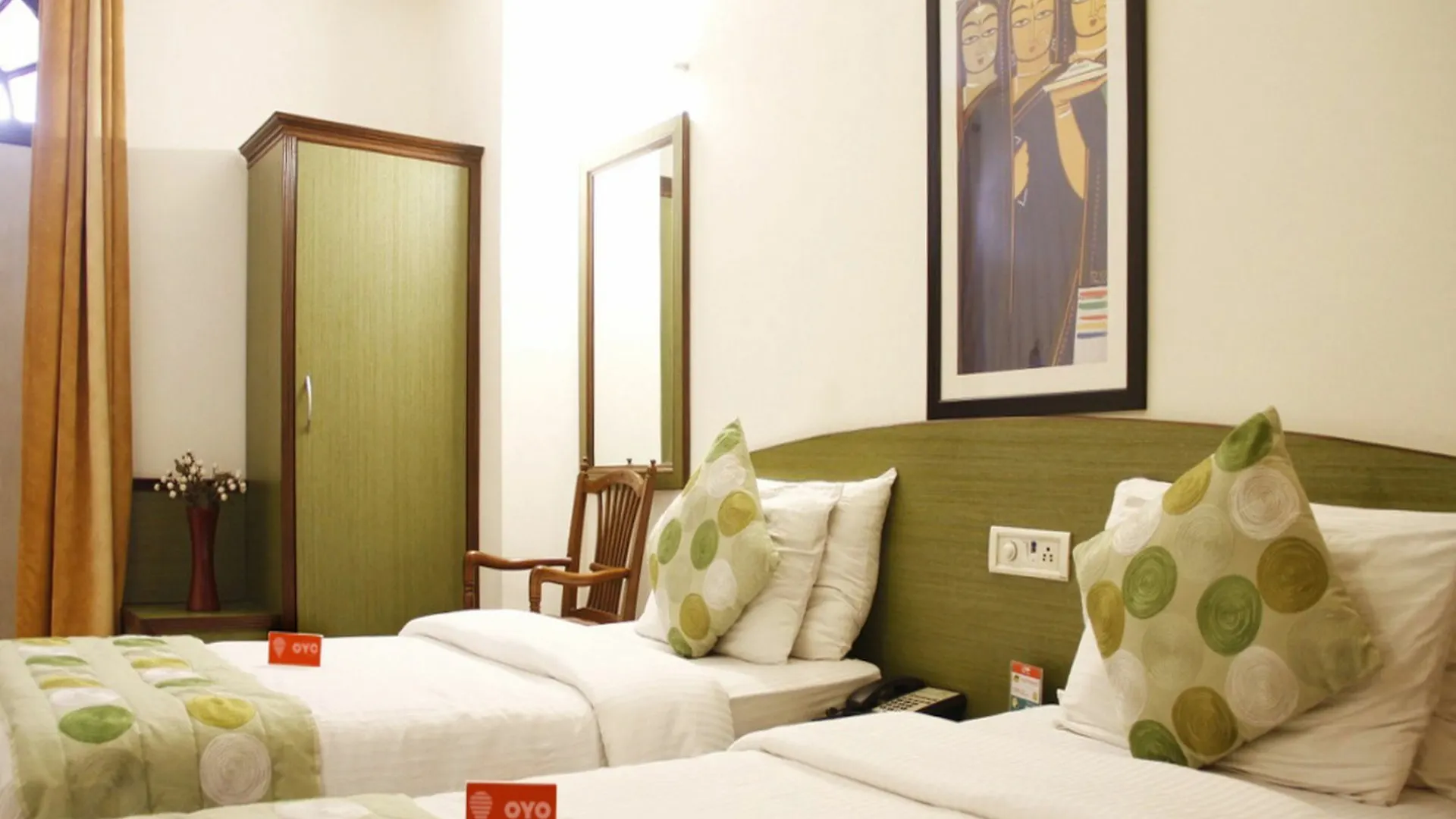 Oyo 738 Hotel Green Castle Delhi